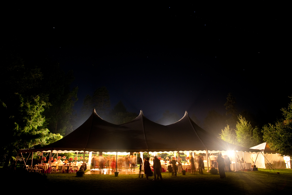 Entertaining Your Guests at Your Outdoor Wedding